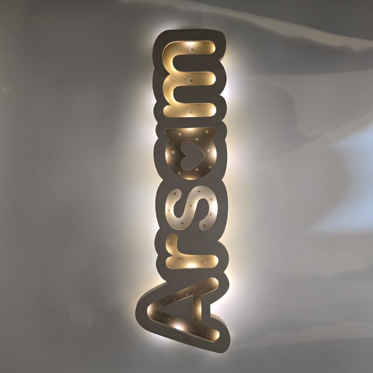 ساخت تابلو اسم نوزاد چراغدار