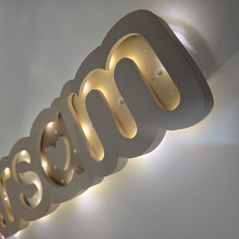 خرید تابلو اسم نوزاد چراغدار